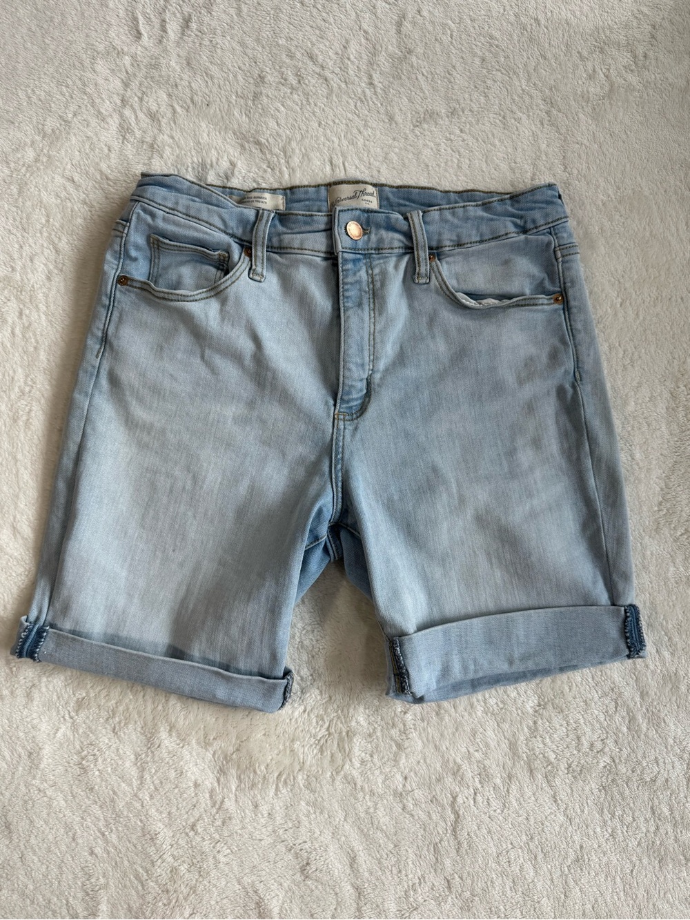Universal Thread Y2K Cuffed Bermuda Denim Shorts 12/31R Light Wash
